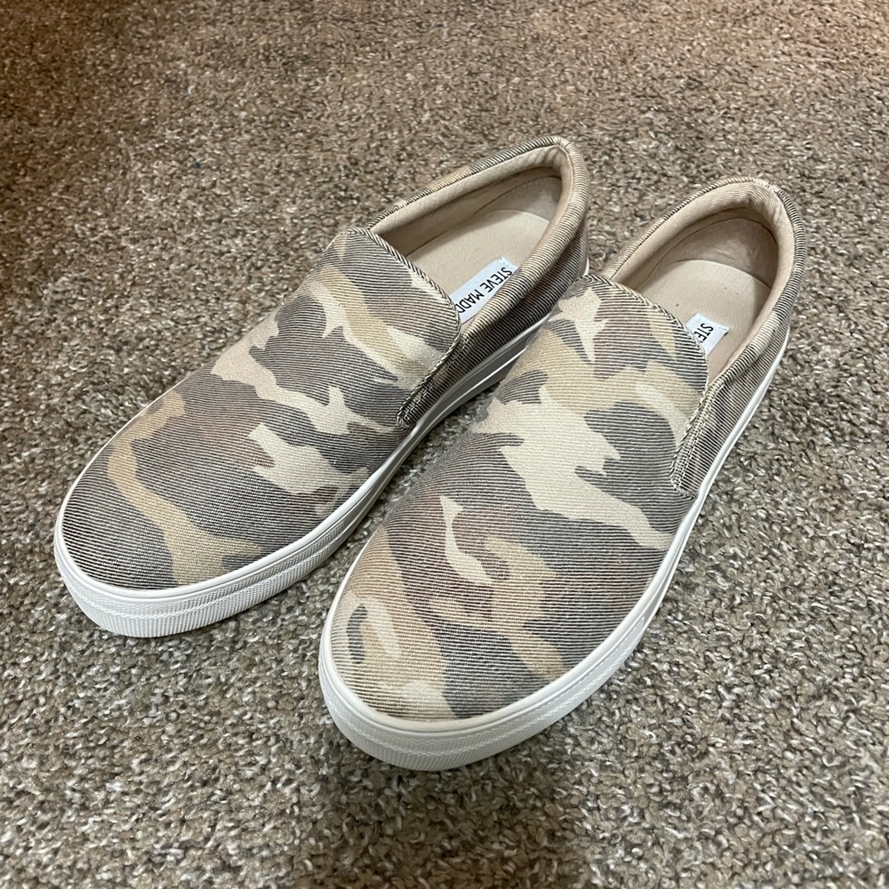 Brand new Steve Madden slip ons